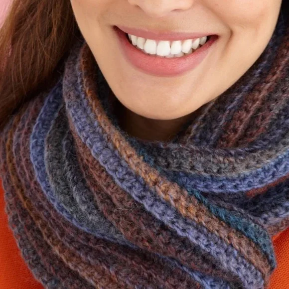 Vintage Lion Brand Variegated Yarn Bundle of 4 - Picture 8 of 9